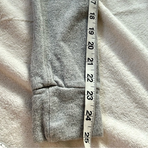 Skyr Hybrid Gray Crewneck Sweatshirt with White Cable Knit Front size S - Picture 7 of 9